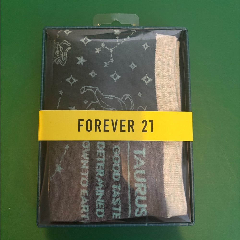 Zodiac Taurus Socks - Green and Yellow
